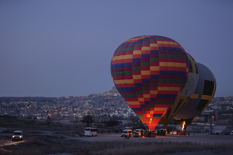 土耳其熱氣球準備起飛圖片素材