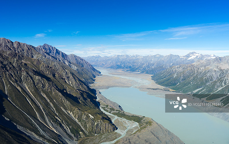 新西兰。自然景观的石头岩石与清澈的蓝天图片素材
