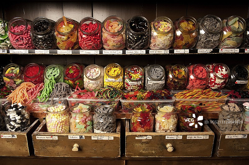 扎克拉登的海德堡商店里装满了不同口味的糖果图片素材