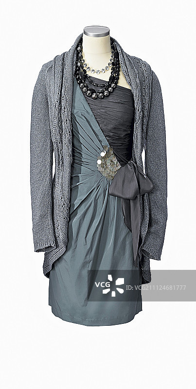 灰色外套的节日连衣裙与侧结人体模型图片素材
