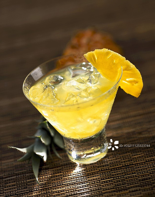 Brandy-pineapple鸡尾酒图片素材