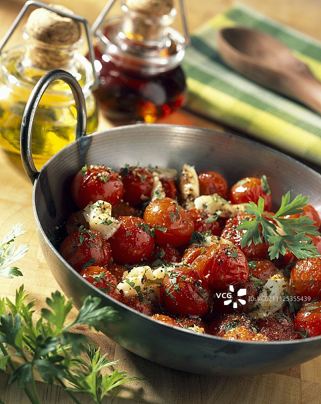 煎樱桃番茄，酱油(主题:烹饪)图片素材