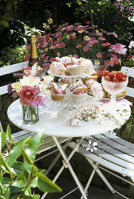 下午茶在花园里图片素材
