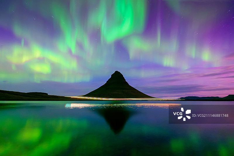 冰岛草帽山的极光图片素材