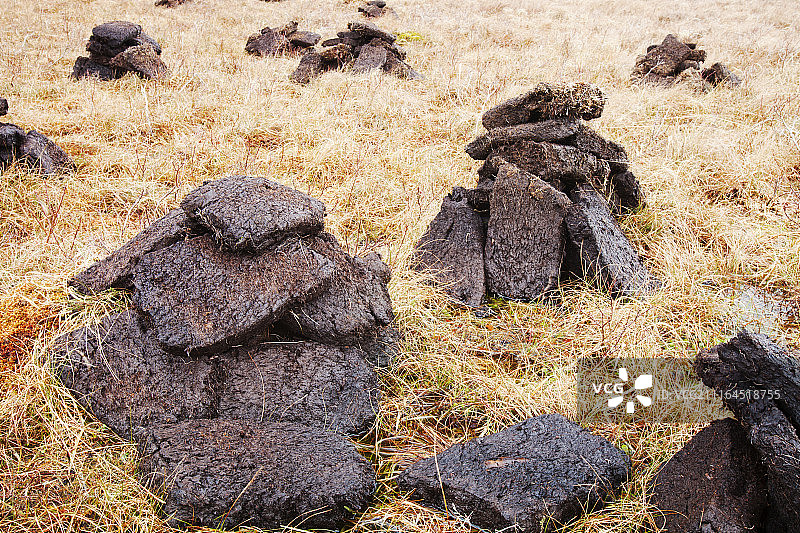 英国苏格兰斯凯岛，布罗德福德附近的泥炭切割图片素材