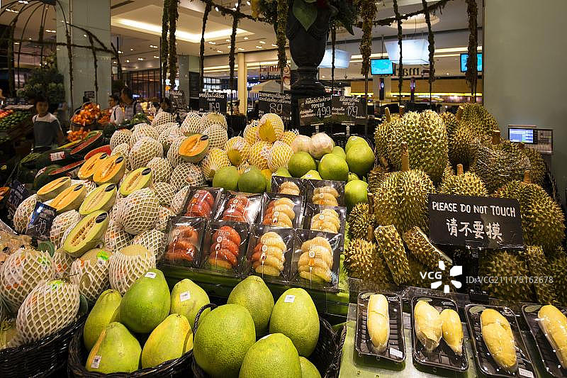 榴莲和芒果，水果在美食市场的摊位，暹罗Paragon购物中心，巴吞湾区，曼谷，泰国，亚洲图片素材