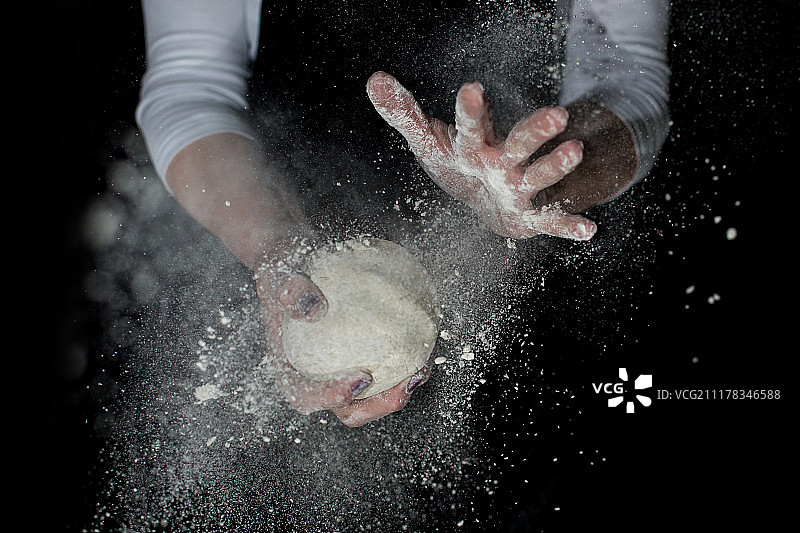 做面包……图片素材