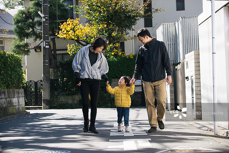日本家庭在东京图片素材