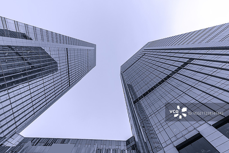广州仰视摩天大楼建筑背景图片素材
