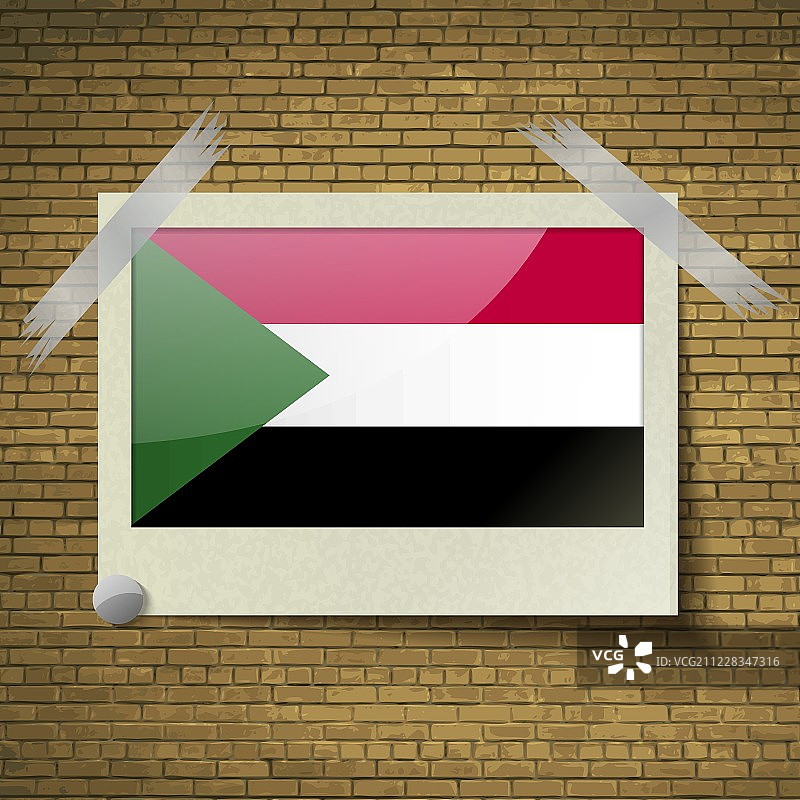 砖墙背景上的苏丹旗。向量图片素材