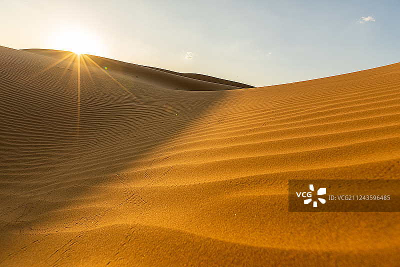 阳光下的沙漠图片素材