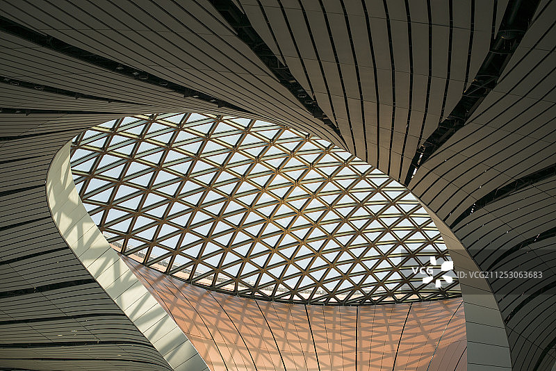 北京大兴国际机场航站楼穹顶玻璃窗图片素材