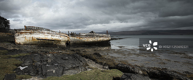 英国苏格兰马尔岛海岸线上的海难景象图片素材