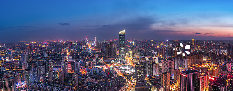 辽宁沈阳市中心全貌城市夜景超广角全景接片图片素材