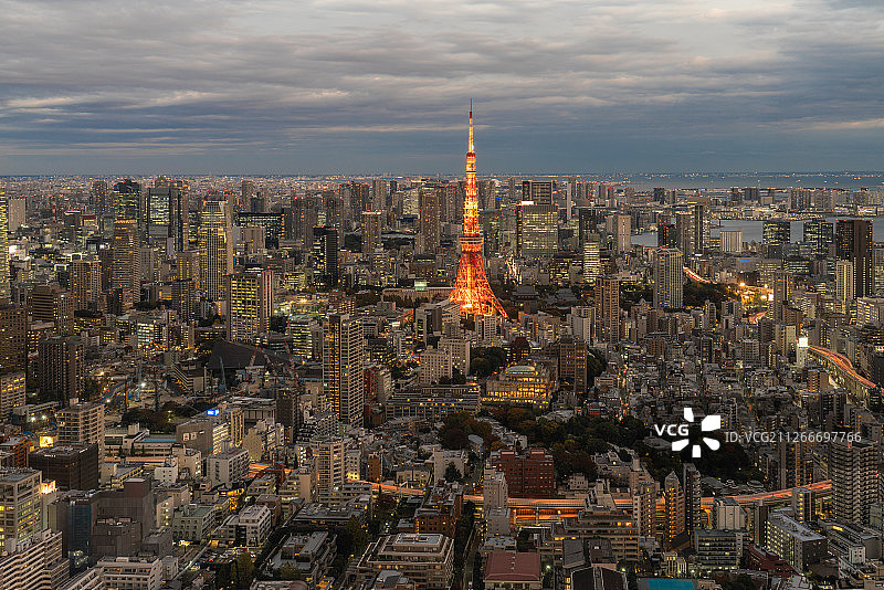 东京亮灯城市景观图片素材