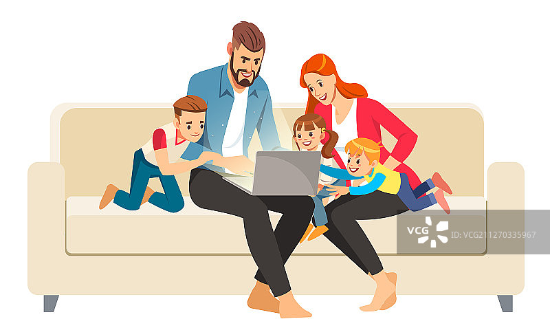 描绘一个快乐的家庭坐在笔记本电脑前图片素材