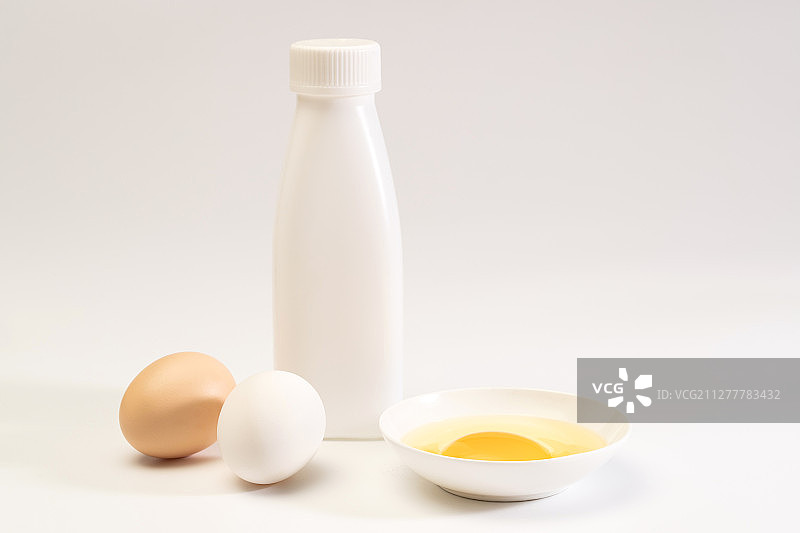 营养早餐鸡蛋和牛奶图片素材