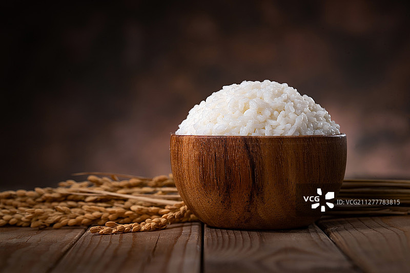 一碗米饭和水稻图片素材