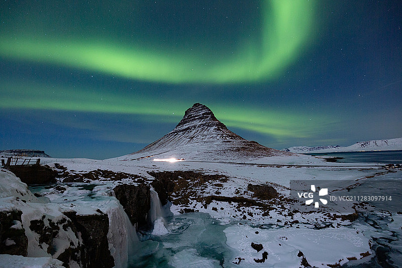 冰岛草帽山北极光图片素材