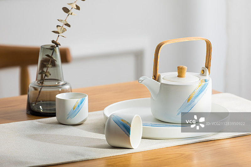 陶瓷茶壶套装图片素材