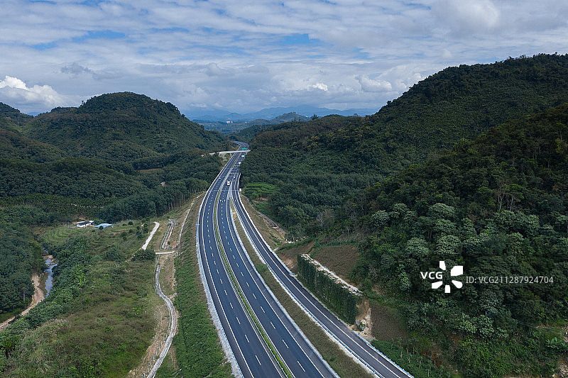 海南中线高速 森林公路图片素材