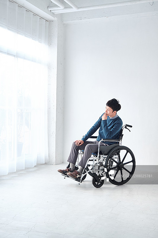 轮椅男图片素材