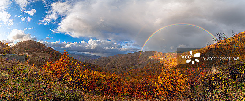 风景彩虹山对天空图片素材