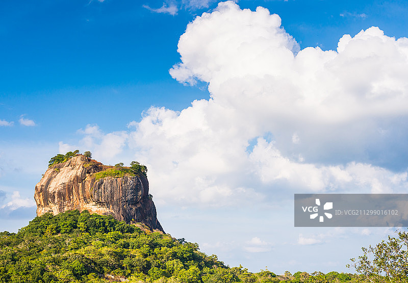 岩石形成对天空的风景，西格里亚，斯里兰卡图片素材