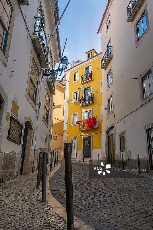 葡萄牙里斯本狭窄的后街图片素材