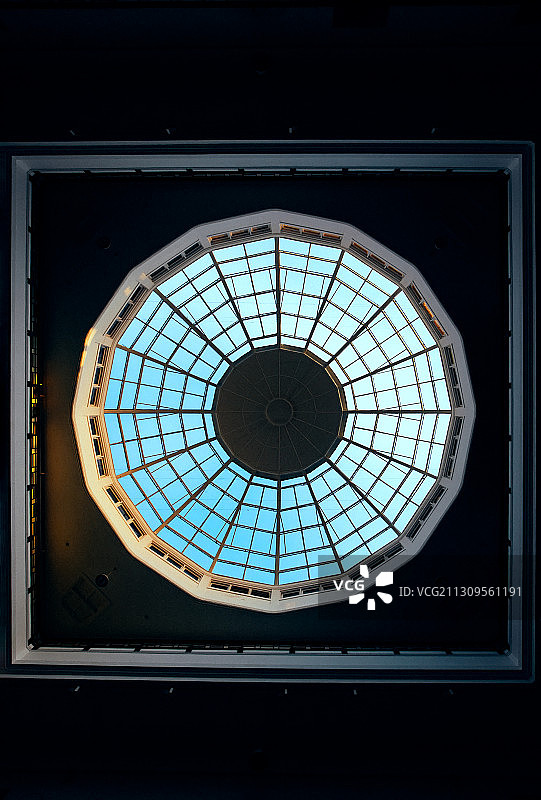 青岛美术馆屋顶圆窗图片素材