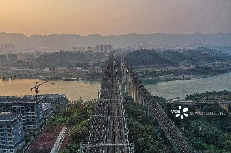 航拍夕阳铁路桥图片素材
