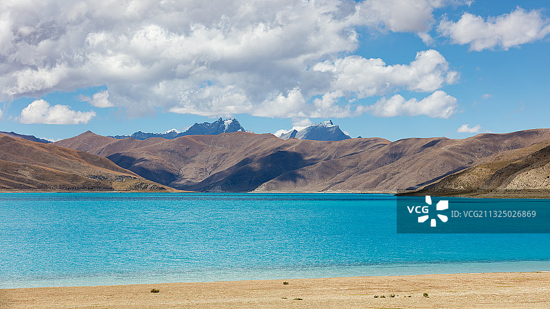 西藏圣湖羊卓雍错的风景图片素材