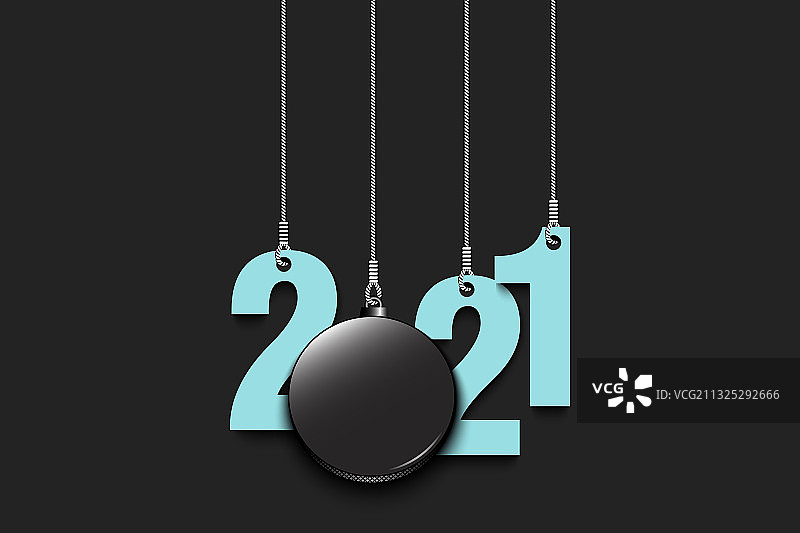 2021年新年和冰球挂在绳子上图片素材