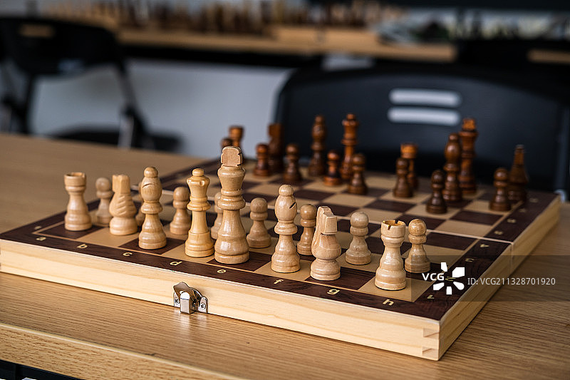 国际象棋对战教室图片素材