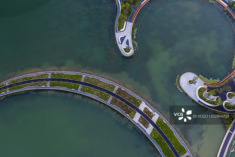 上海之鱼湖心岛连接栈道图片素材