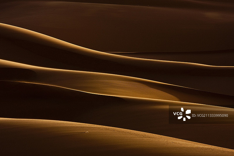 摩洛哥切比沙丘的曲线图片素材