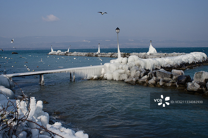 伊瓦尔港的日内瓦湖在寒冷和风图片素材