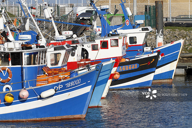 法国诺曼底报告港的渔船图片素材