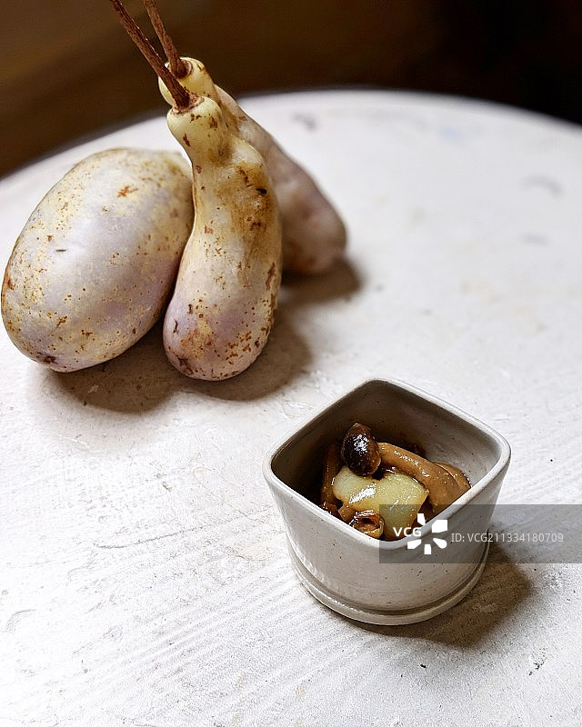 日本料理:炸木通菇配味噌图片素材