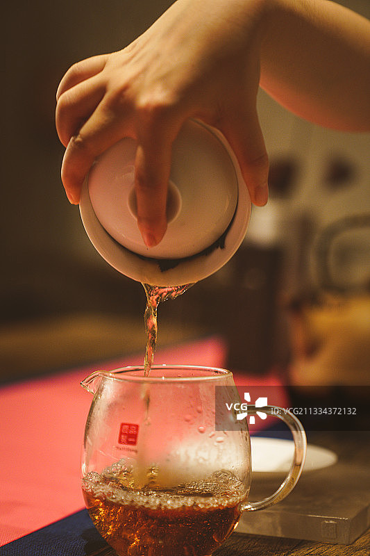 中式茶室泡茶图片素材