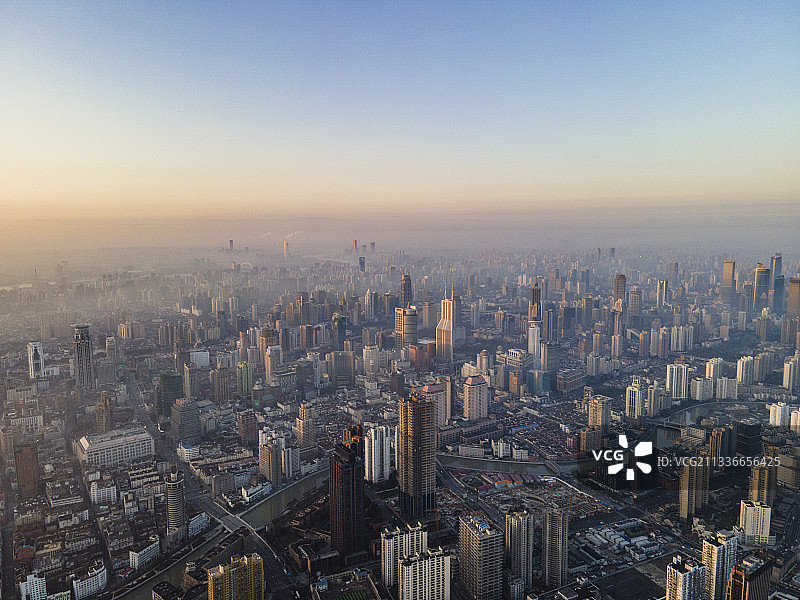 航拍上海浦东东方明珠陆家嘴三件套城市风光全景图片素材
