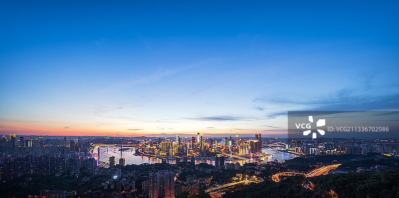 重庆南山一棵树观景台夜景城市天际线图片素材