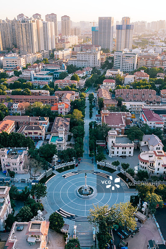 中国天津海意式风情区马可波罗广场清晨航拍图片素材