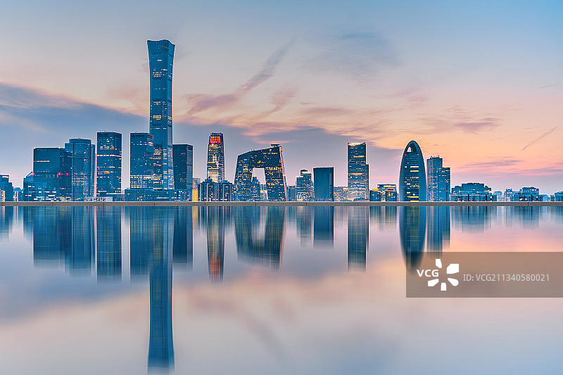 中国北京CBD城市天际线建筑群创意水面倒影图片素材