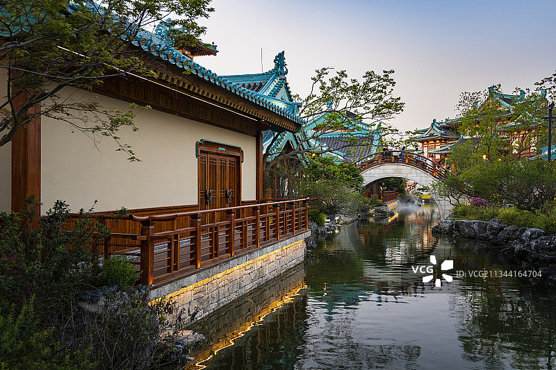南京金陵小城的晚霞和夜景图片素材
