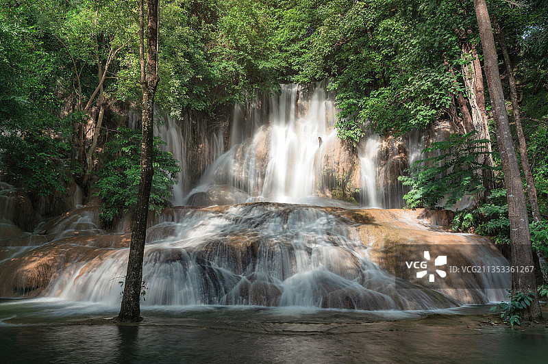 泰国Tha Sao森林瀑布的风景图片素材