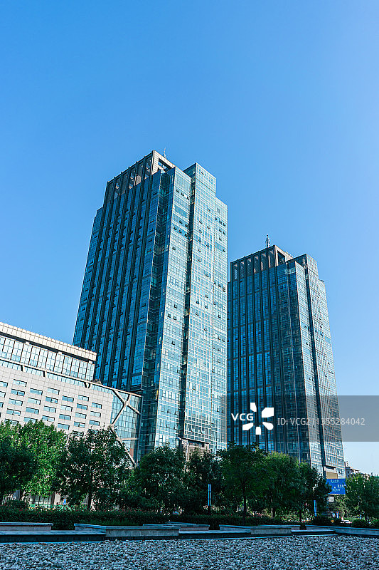 中国山东泰安的高楼大厦图片素材