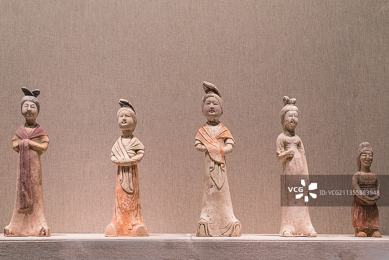 中国唐代出土文物，绘彩陶俑图片素材