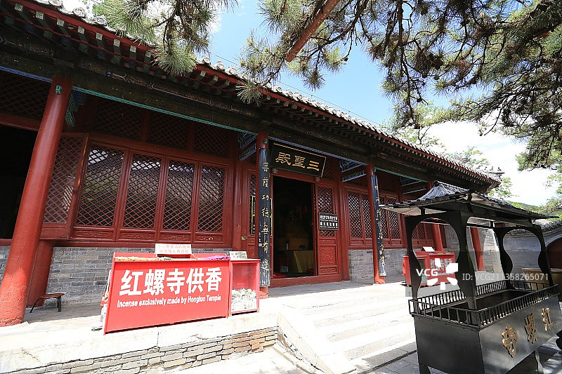 北京市怀柔区红螺寺：三圣殿图片素材