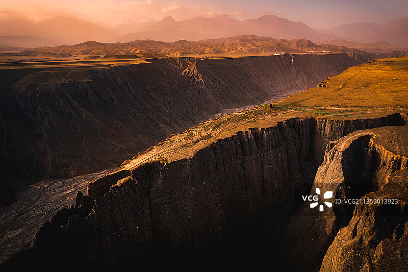 中国新疆塔城安集海大峡谷自然风光图片素材